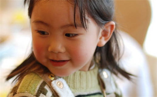 如何给2025年09月18日出生的袁姓女宝宝起个好名字？专业分析与建议